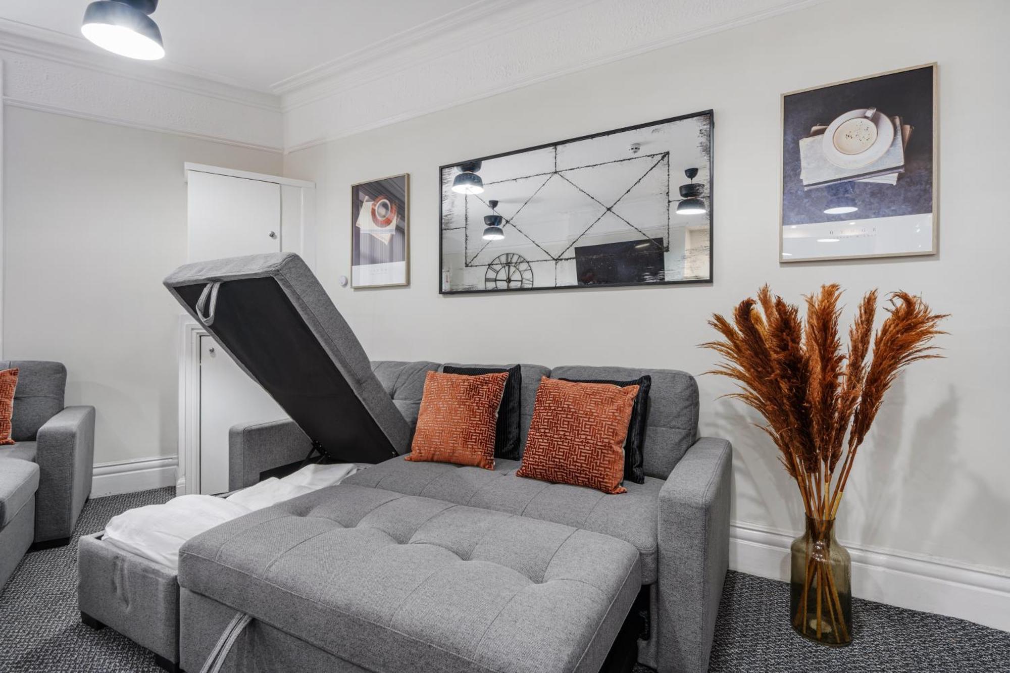 Anfield Cosy Stays - Air Host & Stay - Sleeps 14 Liverpool Exterior photo