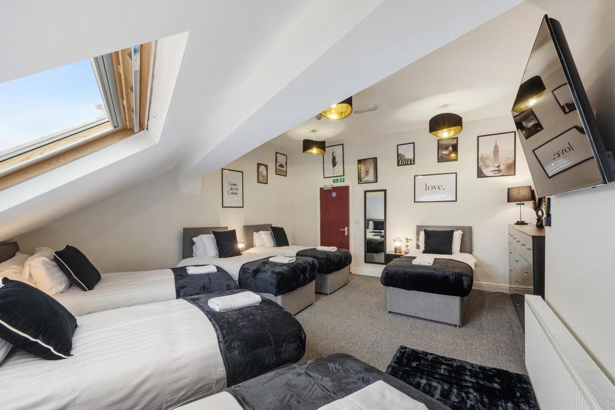 Anfield Cosy Stays - Air Host & Stay - Sleeps 14 Liverpool Exterior photo